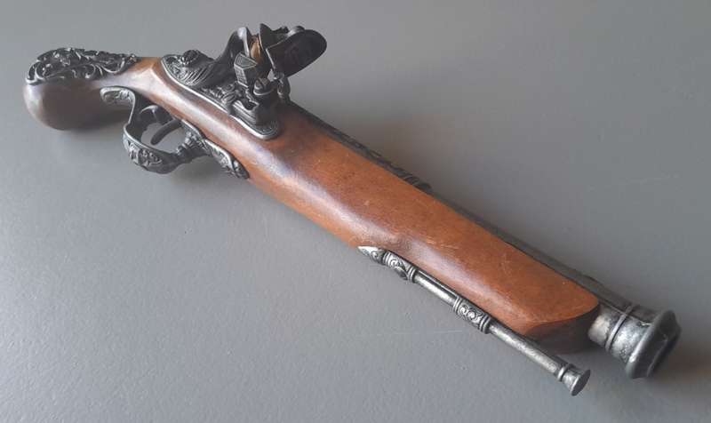 Vintage Non Firing Replica 1820`s Flintlock Dueling Pistol.