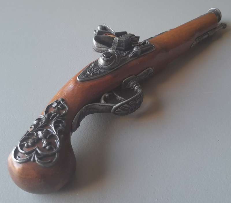 Vintage Non Firing Replica 1820`s Flintlock Dueling Pistol.