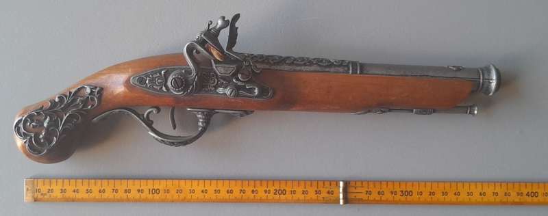 Vintage Non Firing Replica 1820`s Flintlock Dueling Pistol.