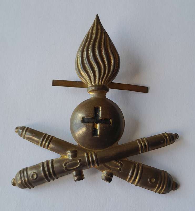 WW2 Italian Army Heavy Artillery Helmet Badge.  All Pins Intact.  Excellent Condition.