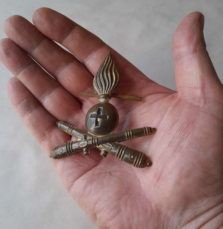 WW2 Italian Army Heavy Artillery Helmet Badge.  All Pins Intact.  Excellent Condition.