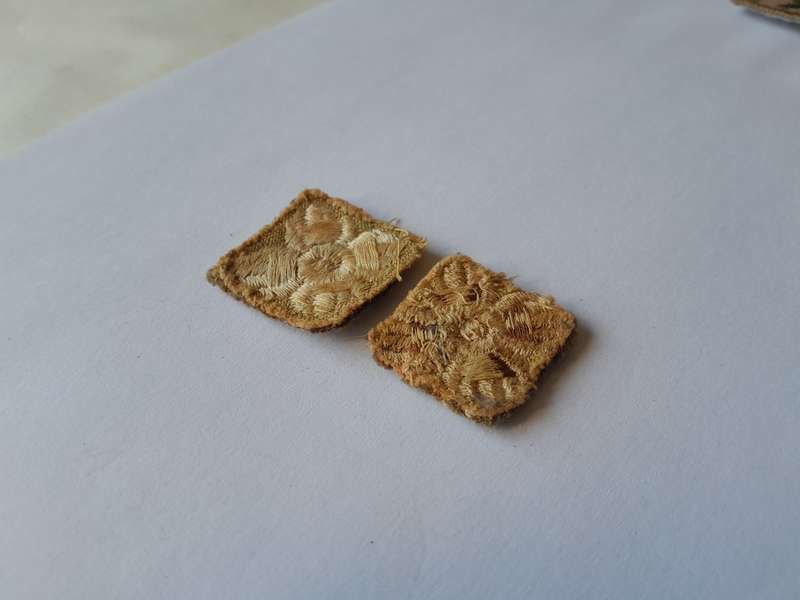 Pair WW1 Cuff Rank Officer`s Pips.
