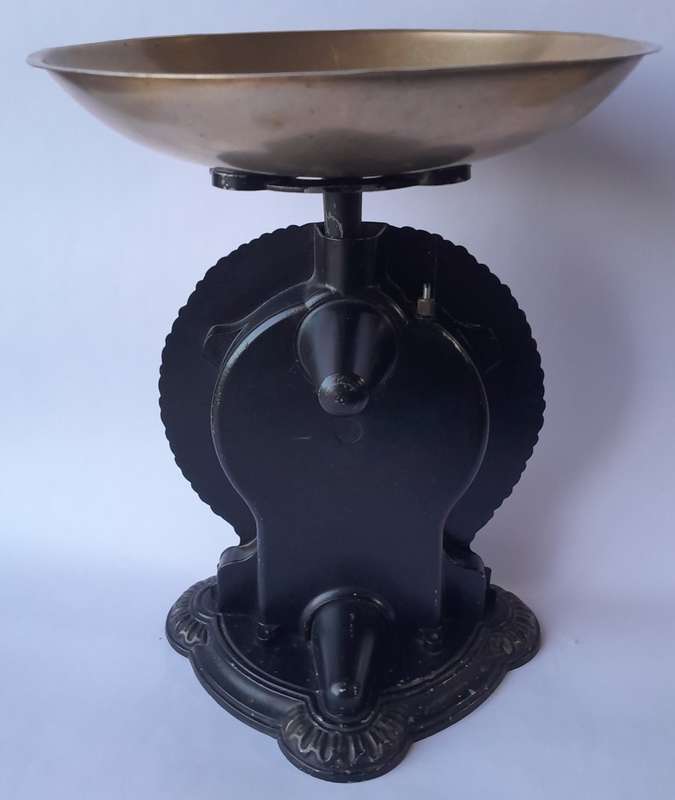 Vintage Cast Iron And Brass `Salter Family Scale No.45`. Excellent Condition.