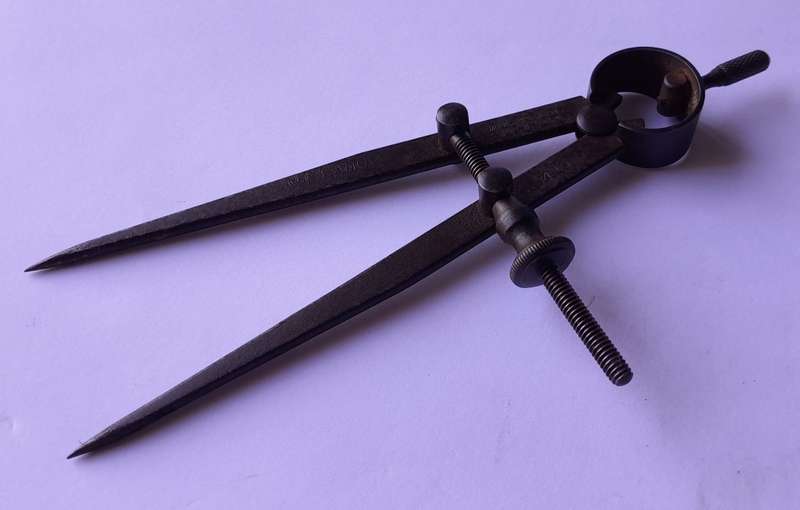 WW2 Military Issue Machinist`s Divider. Stamped With Broad Arrow And Dated. 1940`s.