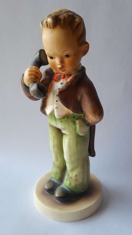Vintage Hummel `Hello` Figurine.  TMK.3 (1960-1972).