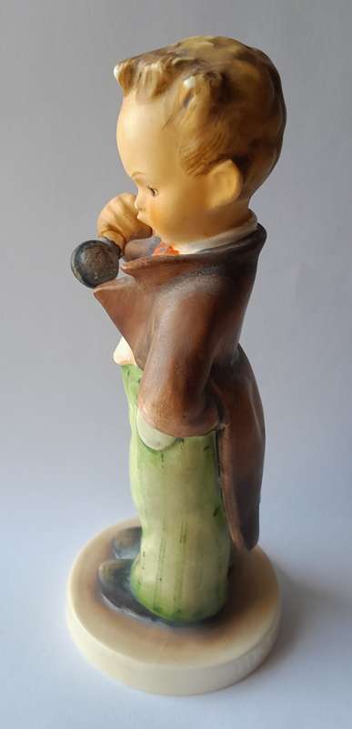 Vintage Hummel `Hello` Figurine.  TMK.3 (1960-1972).