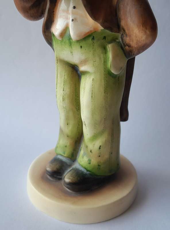 Vintage Hummel `Hello` Figurine.  TMK.3 (1960-1972).