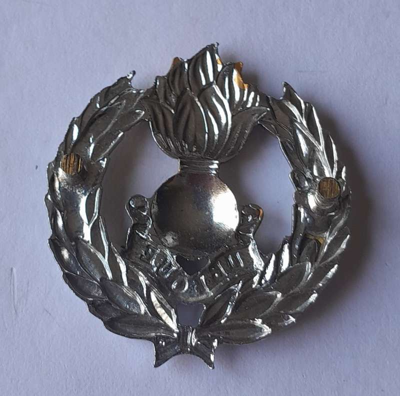 SA Army Engineer Corps Beret Badge.  Shortened Lugs Intact.