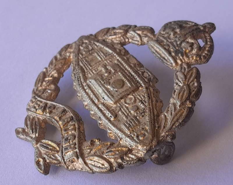 WW2 British Army Royal Tank Regiment Cap and Collar Badges.  Lugs Intact.