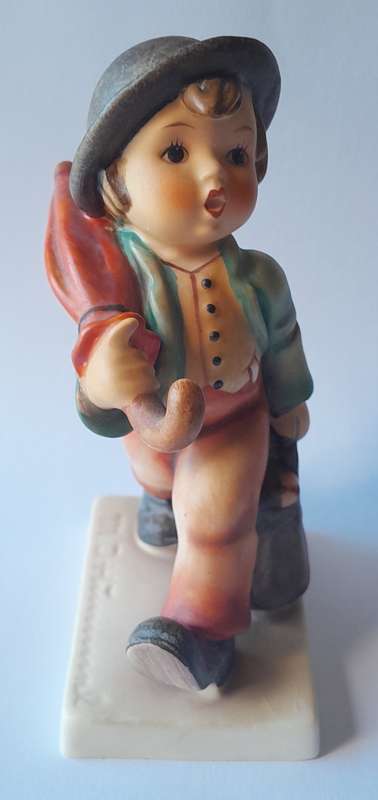 Vintage Hummel `The Merry Wanderer` Figurine. TMK 3 (1960-1972).