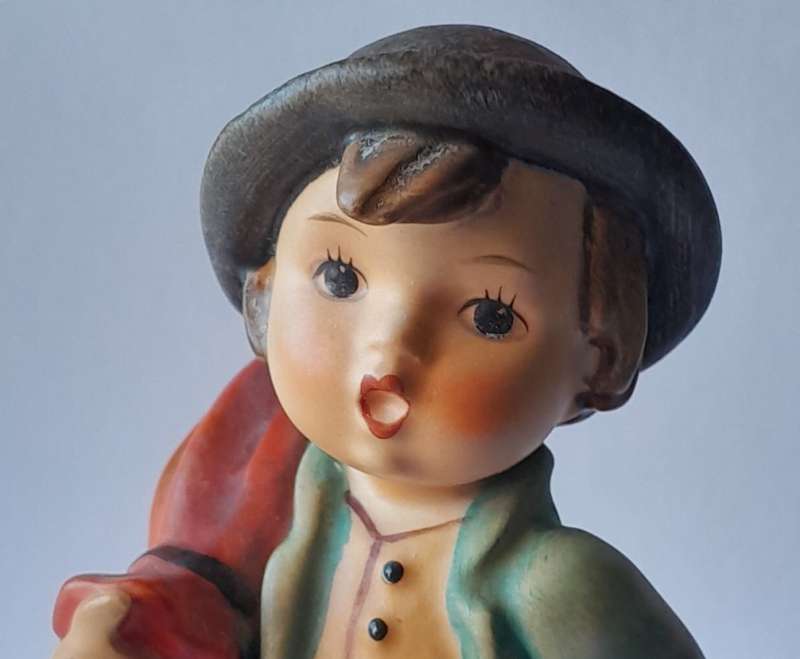 Vintage Hummel `The Merry Wanderer` Figurine. TMK 3 (1960-1972).