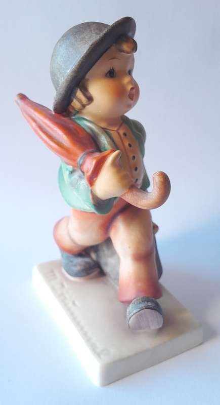 Vintage Hummel `The Merry Wanderer` Figurine. TMK 3 (1960-1972).