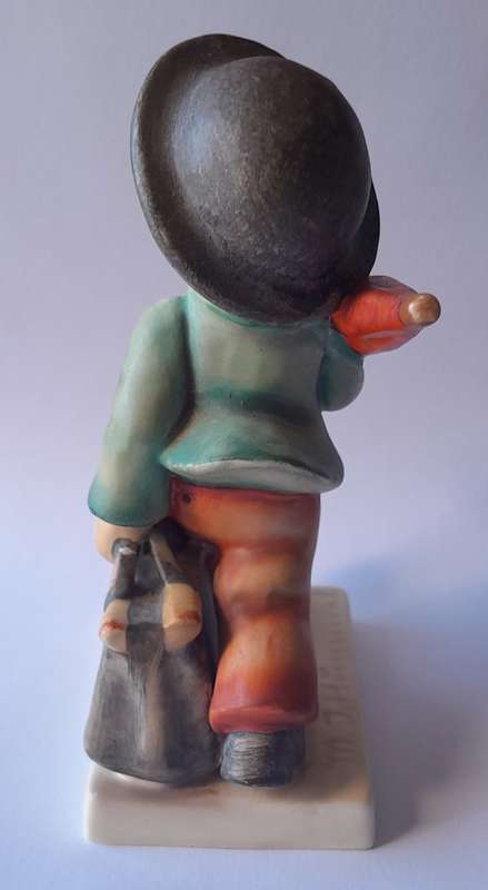 Vintage Hummel `The Merry Wanderer` Figurine. TMK 3 (1960-1972).