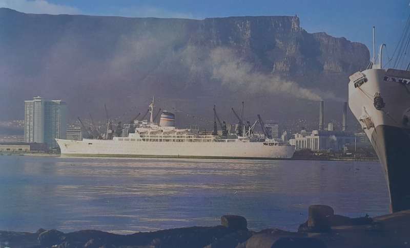 Vintage South African Tin By Edward Sharp. S.A. Vaal In Cape Town Harbour. 22.5 x 14.5cm.