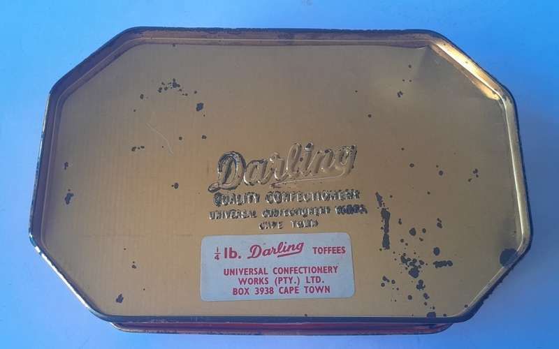 Vintage South African Darling Toffee Tin. 14.5 x 9.5cm.
