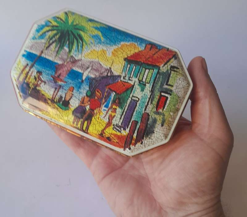 Vintage South African Darling Toffee Tin. 14.5 x 9.5cm.