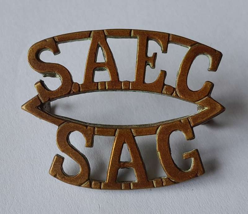 WW2 SA Engineer Corps Shoulder Title.  Lugs Intact.