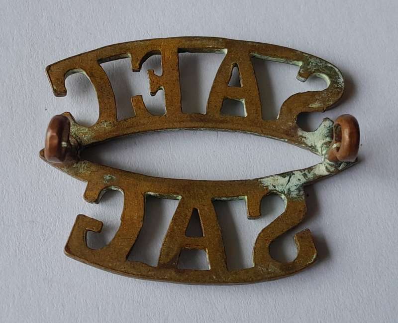 WW2 SA Engineer Corps Shoulder Title.  Lugs Intact.