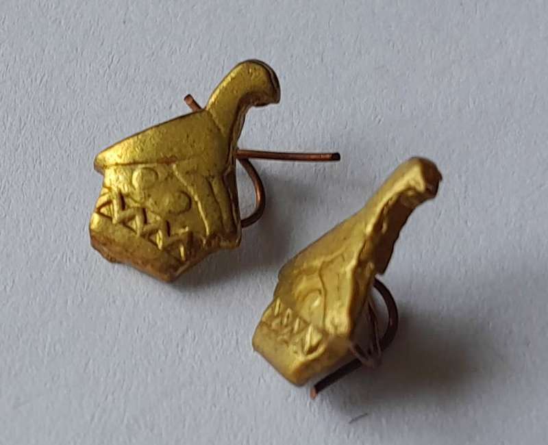 Pair Vintage Rhodesian Lapel Badges.