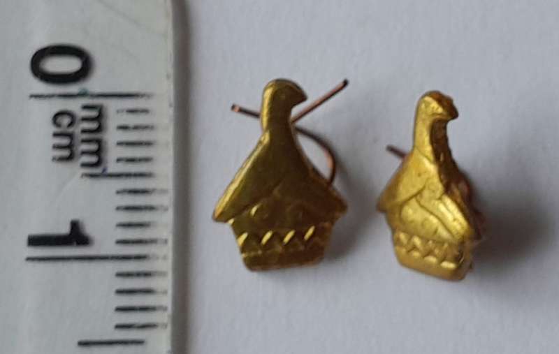Pair Vintage Rhodesian Lapel Badges.