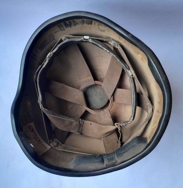 Vintage SADF M87 Kevlar Helmet.  Please see Description.