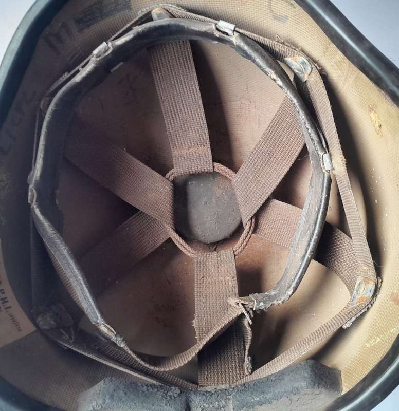 Vintage SADF M87 Kevlar Helmet.  Please see Description.