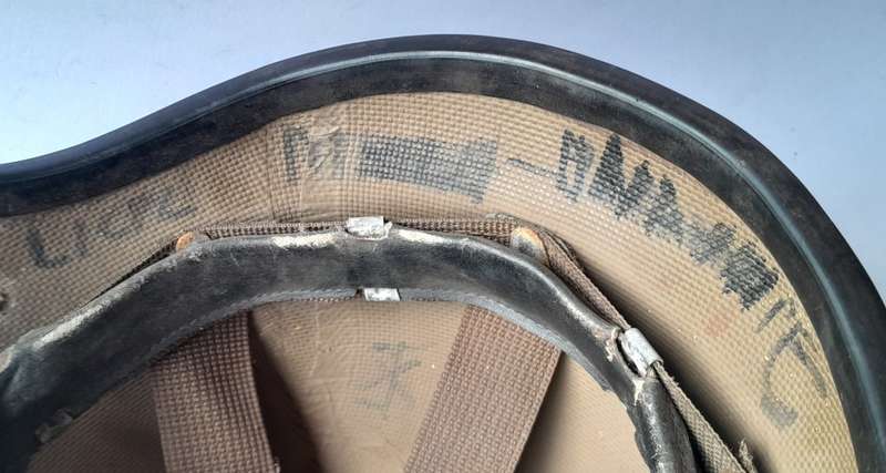Vintage SADF M87 Kevlar Helmet.  Please see Description.