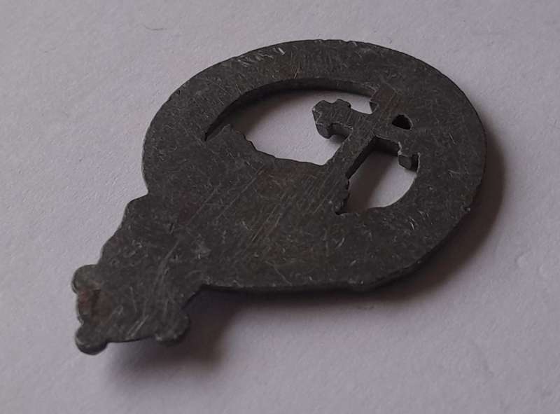 Vintage Scottish MacDonald Clan Crest Badge.