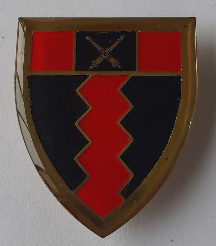SADF 10 South African Artillery Brigade Shoulder Flash.  All Pins Intact.