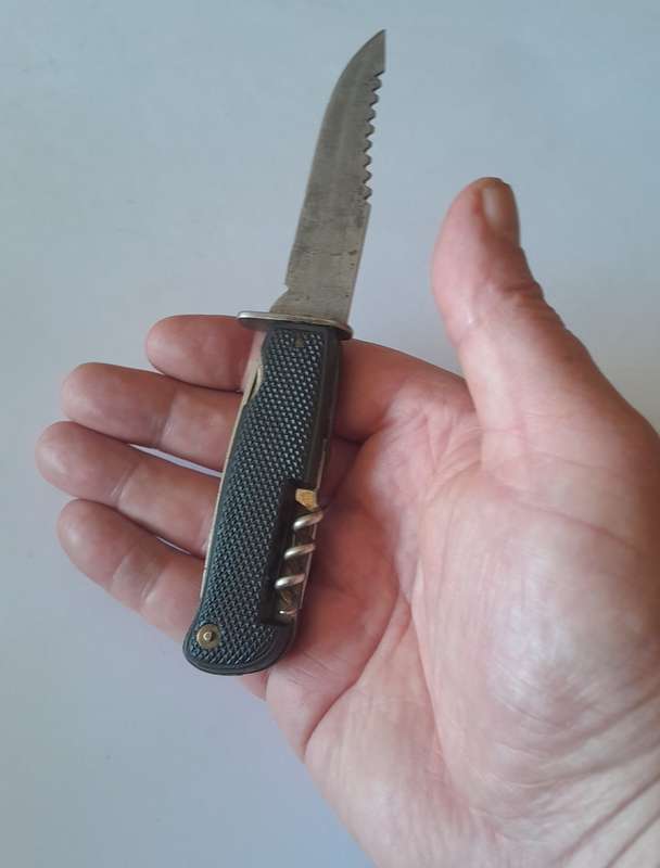 Vintage Solingen Germany Fixed-Blade Hunting Knife with Leather Sheath.  17cm