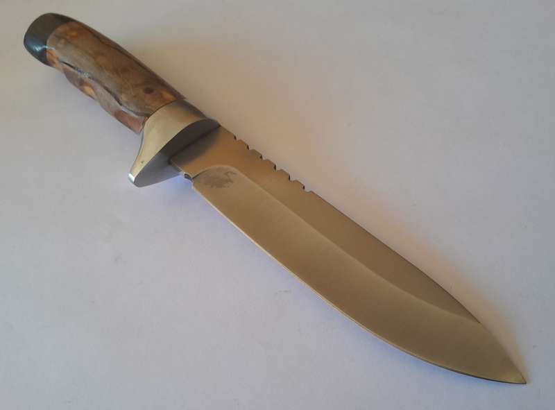 U.S.A Saber Columbia Wolf Survival Knife with Belt Sheath.  25cm.