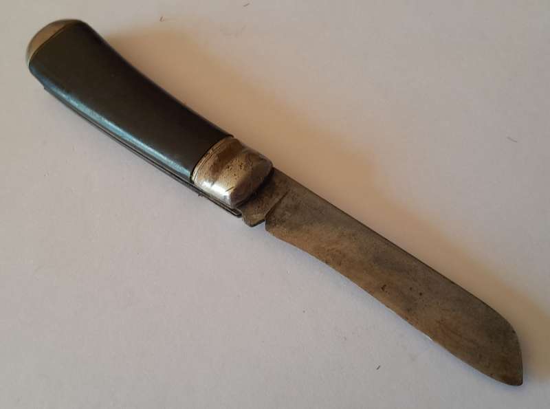 Vintage Richards, Sheffield Folding Knife. 14.5 cm.