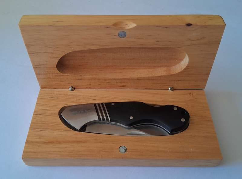 "Reserved". Buffalo River Black Bear Folding Knife with Wood Case. 16cm.