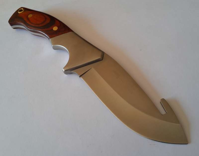 Large Hunting Knife with Gut Hook. 25cm.