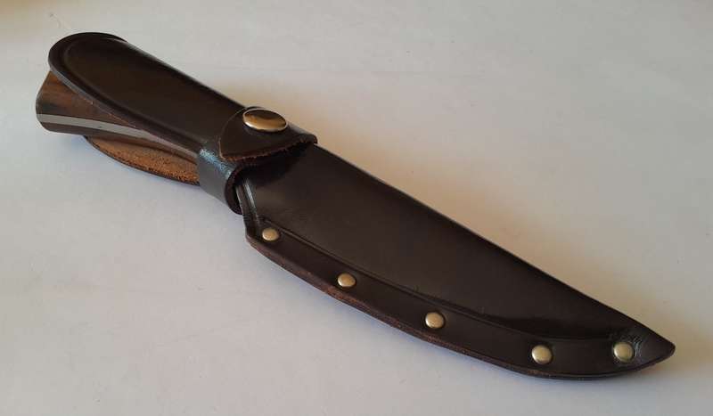 Vintage Hi-Cut Hunting Knife with Leather Sheath.  20.5cm.