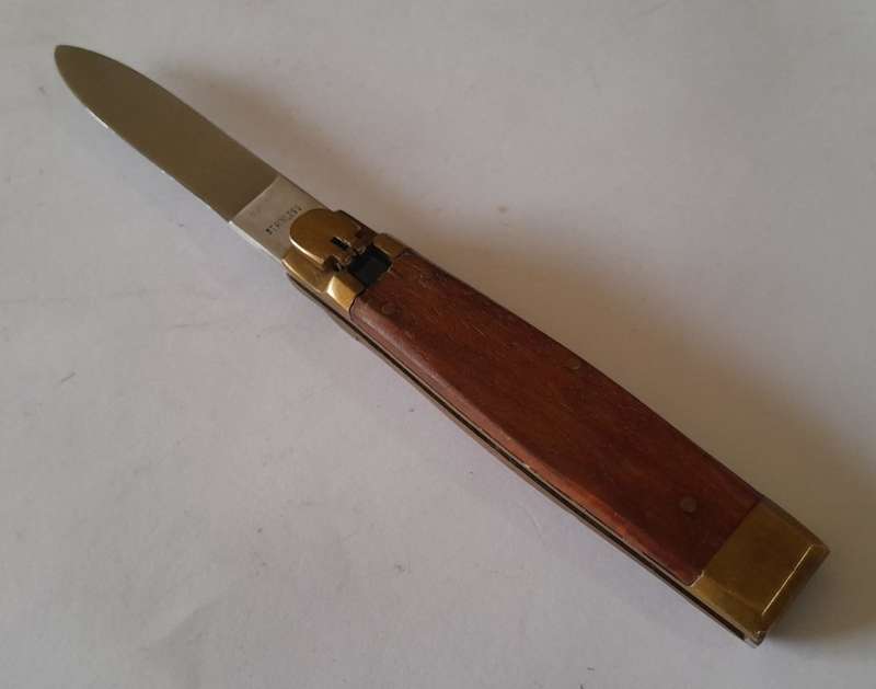 "Reserved" Rare Lever Lock Hunter Folding Knife. 18.5cm.