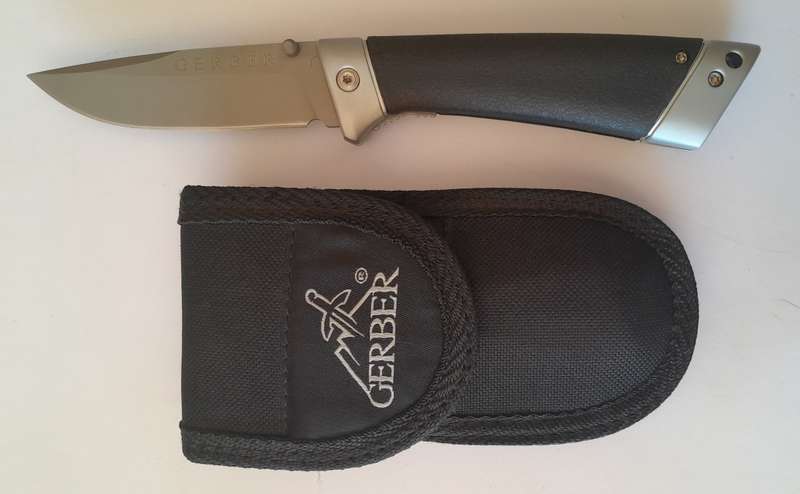 Gerber Folding Hunter's Knife with Pouch.  22cm.