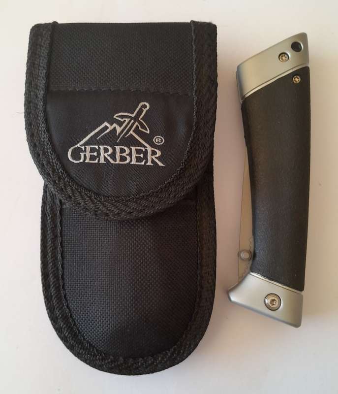 Gerber Folding Hunter's Knife with Pouch.  22cm.