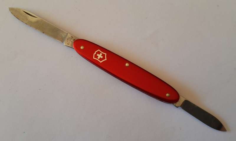 Victorinox Elinox Folding Pocket Knife.  16cm.