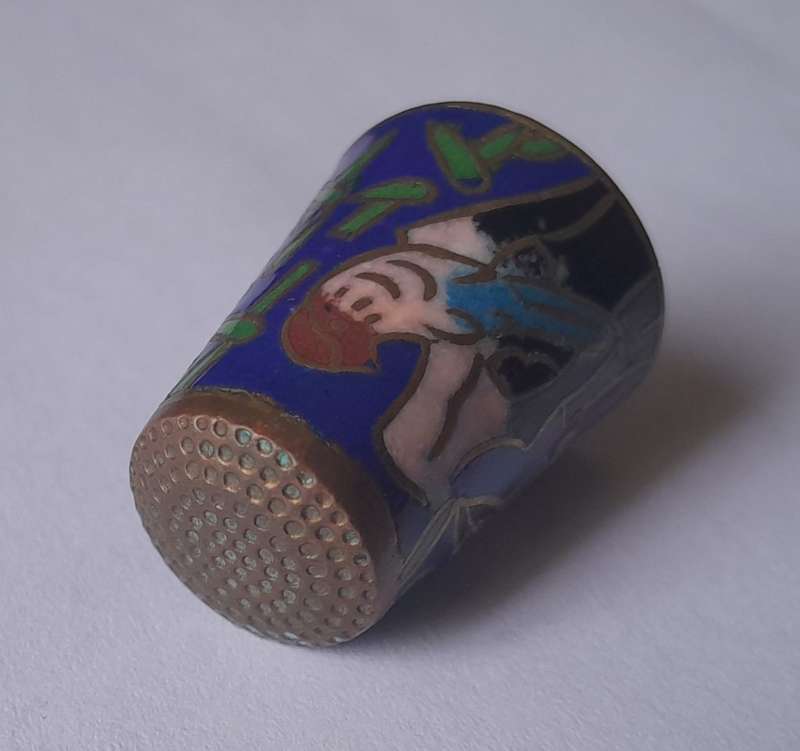 Vintage Chinese Cloisonne Enamel Thimble.
