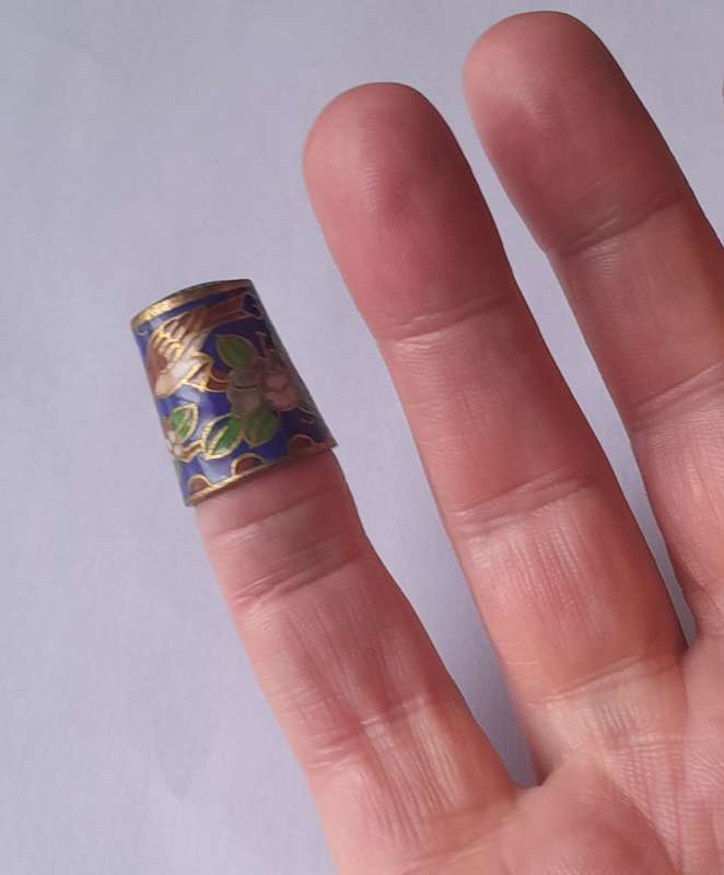 Vintage Chinese Cloisonne enamel thimble.