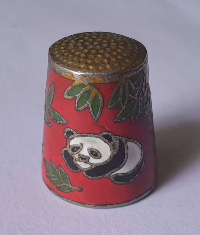 Vintage Chinese Cloissonne Enamel Thimble (Red).