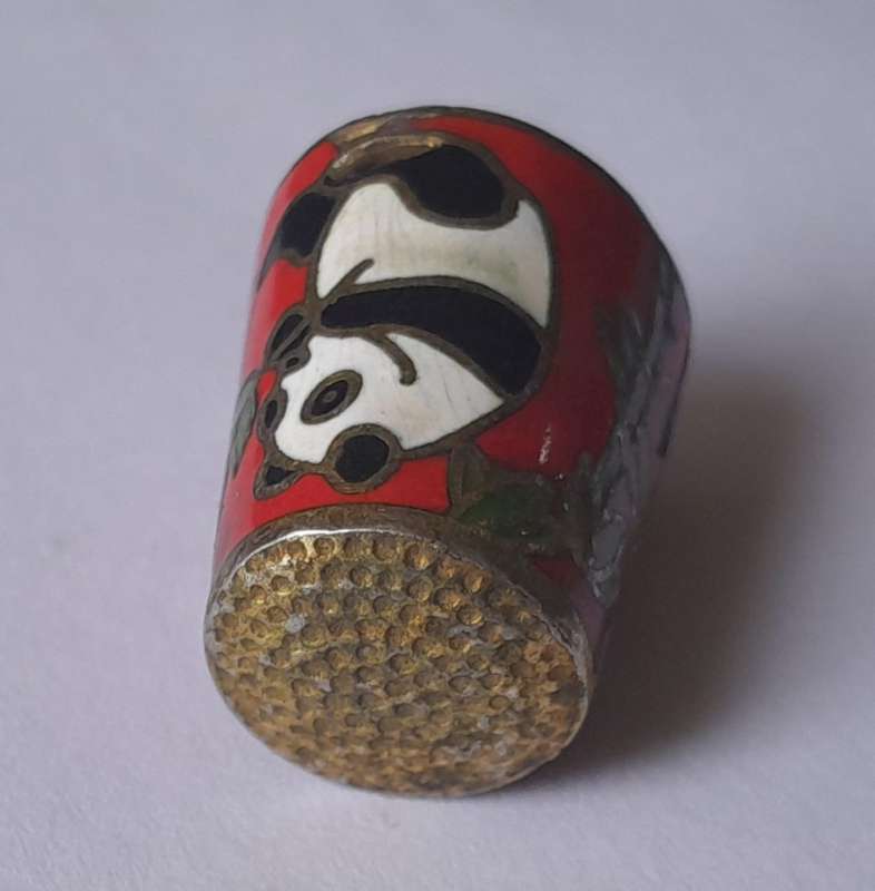 Vintage Chinese Cloissonne Enamel Thimble (Red).