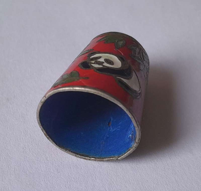 Vintage Chinese Cloissonne Enamel Thimble (Red).