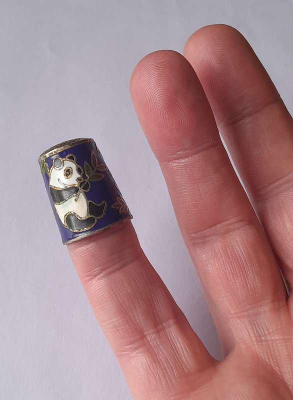 Vintage Chinese Cloissonne Enamel Thimble (Blue).