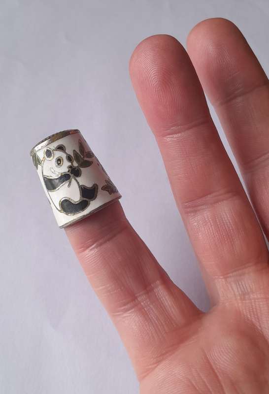 Vintage Chinese Cloissonne Enamel Thimble (White).
