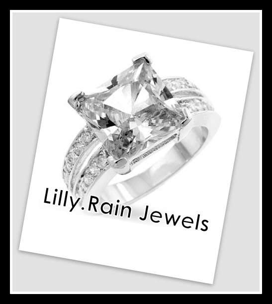 Princess Cut Simultated Diamond Ring Size: 7~*** NEW STOCK JUST ARRIVED !!!