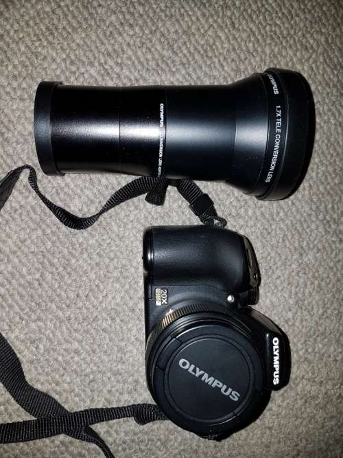 Olympus SP570 UZ Camera and tele lens