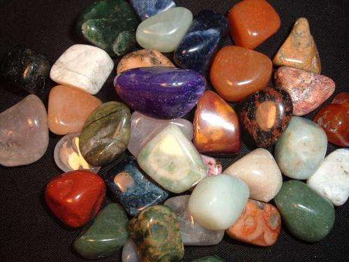 1kg Tumbled stones