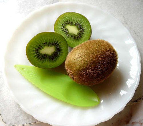 KIWI FRUIT SEEDS - 10 KIWI FRUIT SEEDS